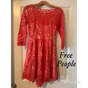 Gorgeous FREE PEOPLE Lipstick Red Victorian Lace Mini Baby Doll Dress sz. 0